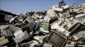 _48604439_ewaste_pile_panos